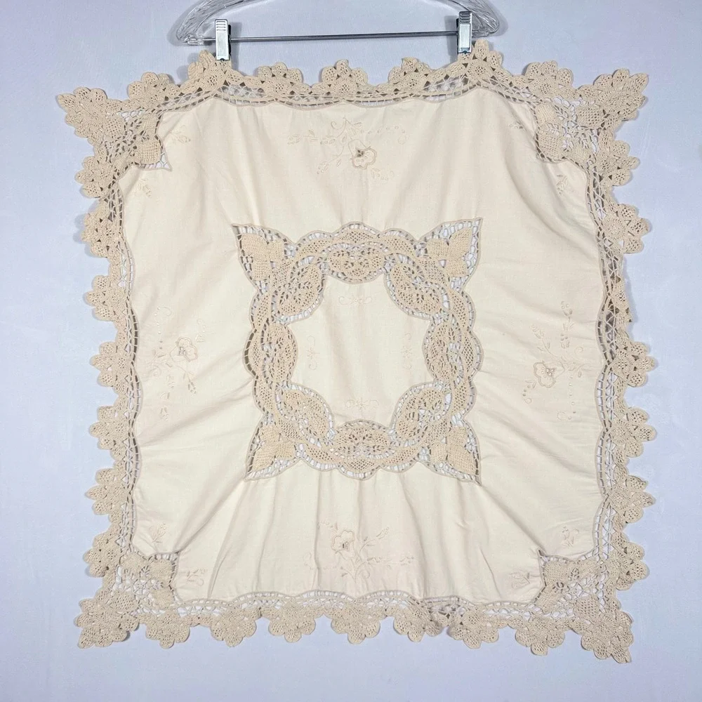 Vtg Linen Tea Tablecloth Handmade Crochet Lace Trim‎ Cutwork Embroidery Cream